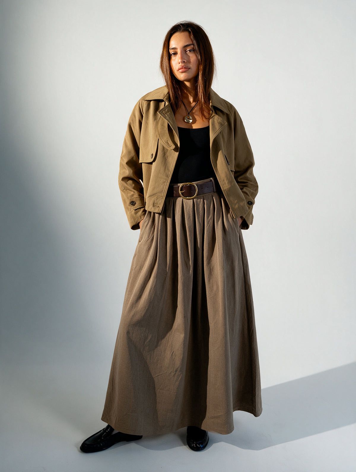 Jupe longue avec ceinture cuir dorée, coloris camel